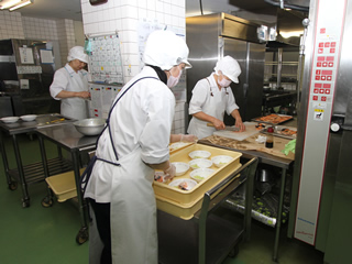 給食部